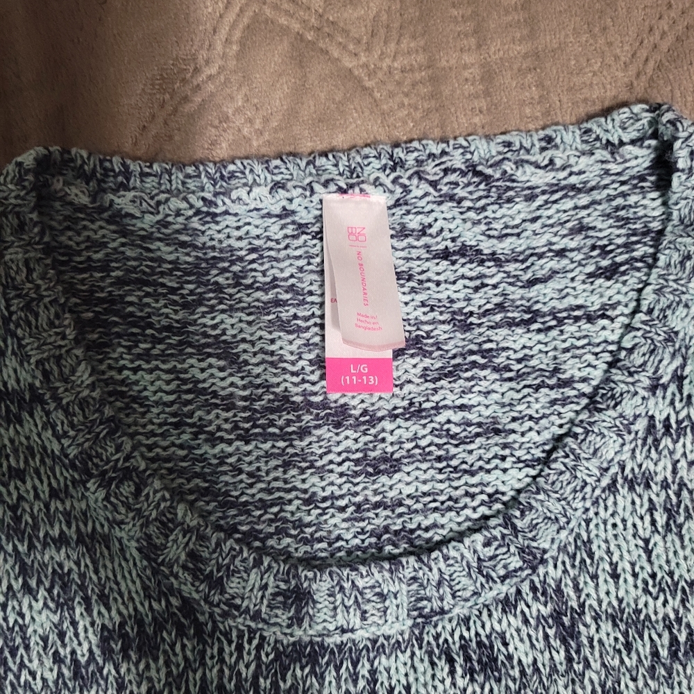 Sweater - Picture 2 of 4